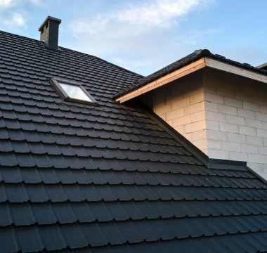 Quelles différences entre couverture, zinguerie et charpente à Toulouse ?