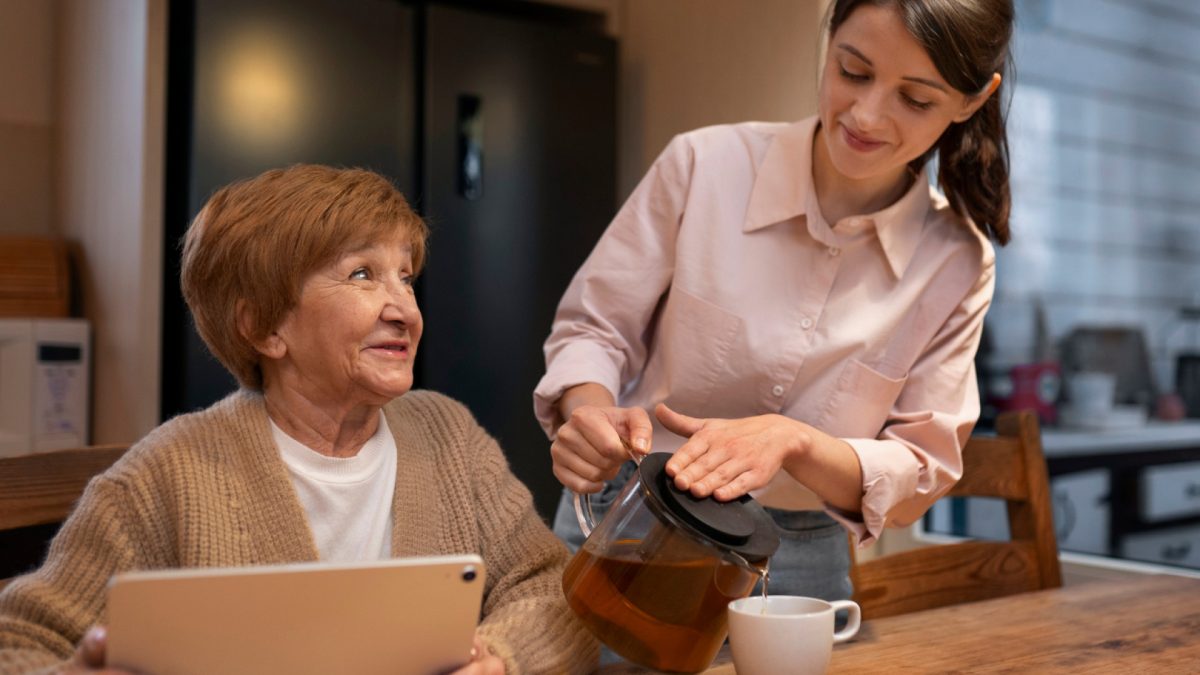 Les avantages d’un service à la personne : confort, sécurité et sérénité au quotidien