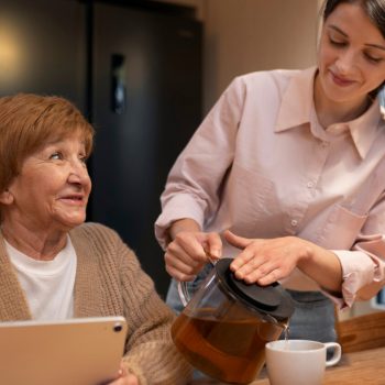 Les avantages d’un service à la personne : confort, sécurité et sérénité au quotidien