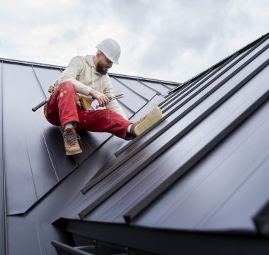 Pourquoi faire appel à un couvreur professionnel pour vos travaux de toiture ?