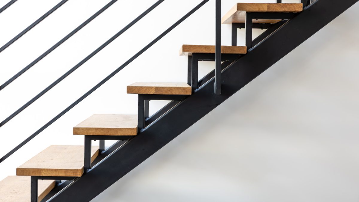 Escalier métal et bois : le mariage parfait entre design et chaleur